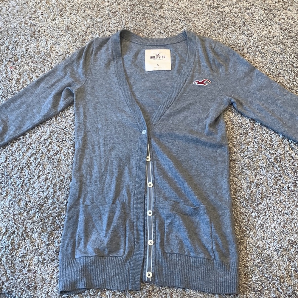 Hollister Sweater - Picture 1 of 3